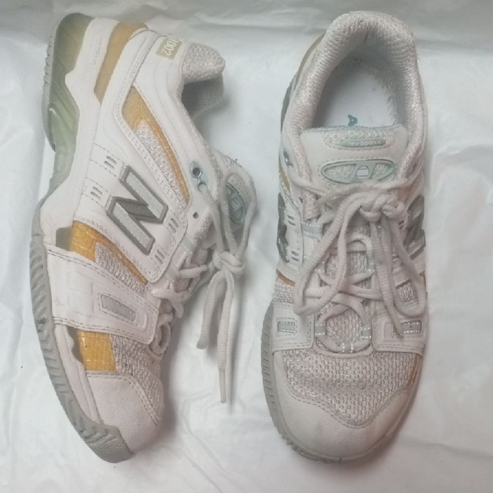 New Balance 1002 Low Womens White Athletic Running Walking Shoes Size 7.5